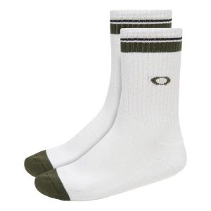 Skarpetki turystyczne długie unisex Oakley Essential Socks 3 pary. Białe skarpetki Oakley, bez wzorów. Za 72,99 zł.