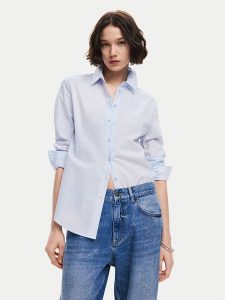 Desigual Koszula Chiba 24WWCW22 Błękitny Regular Fit. Niebieskie koszule Desigual, m, bez wzorów, z bawełny, bez kołnierzyka, bez ramiączek. Za 229,99 zł.