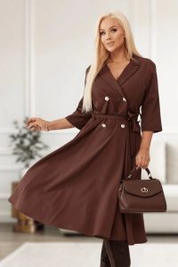 Elegancka żakietowa sukienka Marietta w czekoladowym kolorze OVERSIZE PLUS SIZE XXL. Brązowe sukienki Moda Size Plus Iwanek, do pracy, l, bez wzorów, z elastanu, biznesowe, bez kołnierzyka, plus size, bez ramiączek, mini, oversize. Za 325,00 zł.