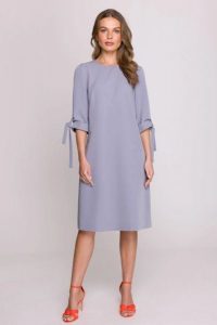 Klasyczna elegancka sukienka trapezowa szara. Szare sukienki Stylove, do pracy, l, bez wzorów, z materiału, biznesowe, bez kołnierzyka, bez ramiączek, proste. Za 299,00 zł.