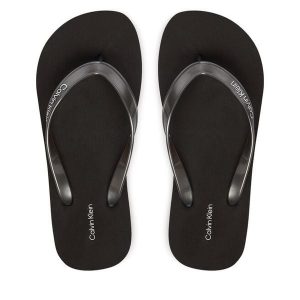 Japonki Calvin Klein. Czarne klapki Calvin Klein, bez wzorów, bez obcasa. Za 149,99 zł.