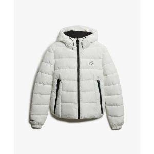 Damska kurtka z kapturem Superdry Spirit. Białe kurtki Superdry, bez wzorów, z puchu, z kapturem. Za 554,50 zł.