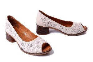 ARTIKER RELAKS 56C0655 beżowy, sandały damskie. Brązowe sandały Artiker Relaks, bez wzorów, ze skóry, bez obcasa, na obcasie, bez zapięcia. Za 249,90 zł.