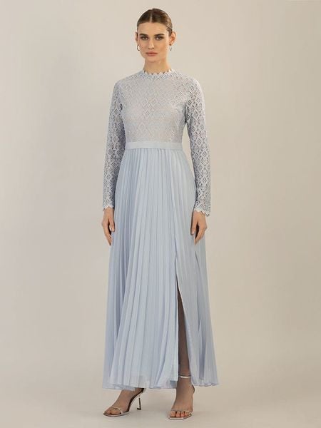 APART Sukienka w kolorze błękitnym rozmiar: 42. Niebieskie sukienki Apart, bez wzorów, z koronki, bez kołnierzyka, bez ramiączek, maxi. Za 333,03 zł.