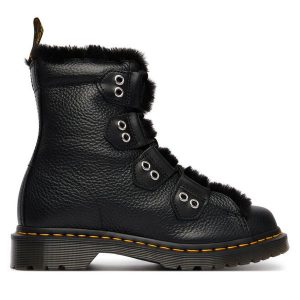 Trapery Dr. Martens. Czarne buty zimowe Dr. Martens, bez obcasa, bez zapięcia. Za 989,99 zł.