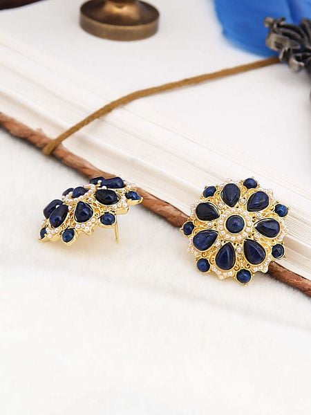 Pierres de Jade Pozłacane kolczyki-wkrętki z perłami i lapis lazuli rozmiar: onesize. Niebieskie kolczyki Pierres de Jade, z lazurytem, pozłacane. Za 109,00 zł.