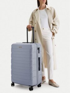 GINO ROSSI Walizka duża CEO-GIN-L-003-05-SILVER2 Srebrny. Szare walizki Gino Rossi, bez wzorów, z tworzywa sztucznego, duże. Za 299,99 zł.