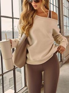 Milan Kiss Bluza w kolorze beżowym rozmiar: S. Brązowe bluzy Milan Kiss, s, bez wzorów, z bawełny, bez kaptura. Za 148,96 zł.