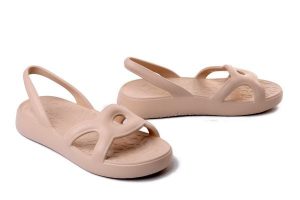 Wonders Glub crema, sandały damskie. Brązowe sandały Wonders, bez wzorów, bez obcasa, bez zapięcia. Za 299,90 zł.