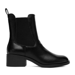 Botki JENNY. Czarne botki Jenny, bez wzorów, bez obcasa, na słupku, bez zapięcia. Za 159,99 zł.