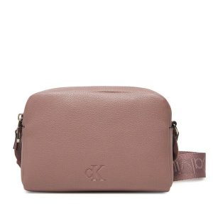 Torebka Calvin Klein Jeans. Czerwone listonoszki Calvin Klein Jeans, bez wzorów, z jeansu, bez dodatków. Za 239,99 zł.