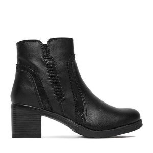 Botki Go Soft. Czarne botki Go Soft, bez wzorów, bez obcasa, na słupku, bez zapięcia. Za 199,99 zł.