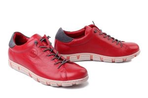 MANITU 840151-04 rot, półbuty damskie. Czerwone półbuty Manitu, bez wzorów, ze skóry, bez obcasa, bez zapięcia. Za 297,41 zł.