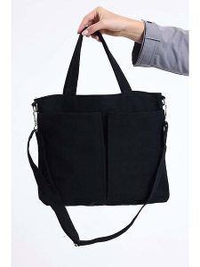 MORI Shopper bag w kolorze czarnym - 38 x 30 x 8 cm rozmiar: onesize. Czarne shopper bag MORI, bez wzorów, z materiału, przez ramię, bez dodatków. Za 56,99 zł.