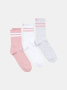Skarpetki w paski 3 pack - wielobarwny. Skarpetki Sinsay, bez wzorów. Za 15,99 zł.