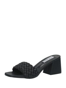 Steve Madden Klapki w kolorze czarnym rozmiar: 40. Czarne klapki Steve Madden, bez wzorów, z otwartym noskiem, bez obcasa. Za 241,56 zł.