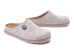 DR. BRINKMANN 320175-81 ice, kapcie damskie. Brązowe kapcie Dr. Brinkmann, bez wzorów, z materiału. Za 194,90 zł.