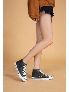 Foreverfolie Sneakersy w kolorze czarnym rozmiar: 41. Czarne trampki Foreverfolie, bez wzorów, za kostkę, bez zapięcia. Za 92,21 zł.