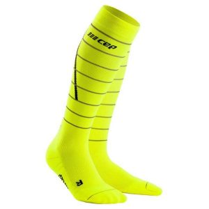 Skarpety kompresyjne damskie sportowe CEP Reflective wysokie. Czarne skarpetki CEP, bez wzorów. Za 209,00 zł.