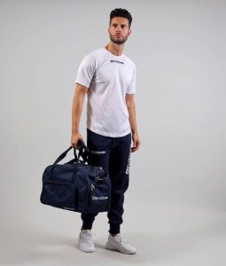 Torba sportowa Givova Palestra Navy Blue. Niebieskie torby podróżne i sportowe Givova, bez wzorów, z poliesteru, przez ramię. Za 177,99 zł.