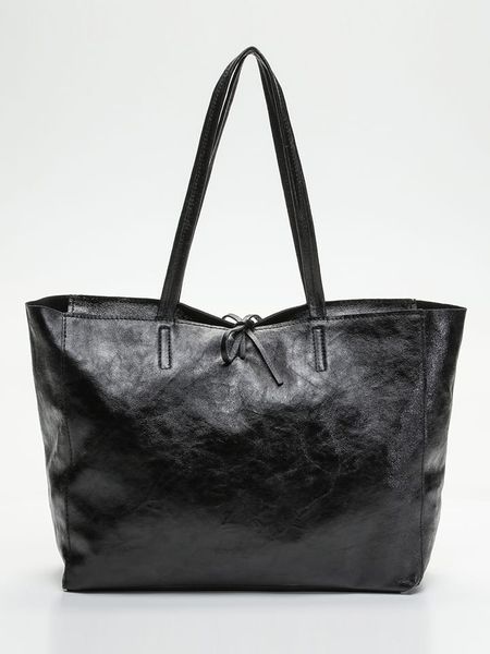 Victor & Hugo Paris Skórzany shopper bag "Vog" w kolorze czarnym - 50 x 28 x 12 cm rozmiar: onesize. Czarne shopper bag Victor & Hugo Paris, bez wzorów, z materiału, na ramię, bez dodatków. Za 271,03 zł.