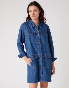 SUKIENKA WRANGLER UTILITY DRESS WANDERER W29Y-5E-14I 112128599. Sukienki Wrangler, s, bez wzorów, bez kołnierzyka, bez ramiączek. Za 269,99 zł.