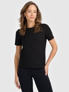 4F T-shirt regular gładki damski - czarny L. Czarne t-shirty 4f, l, bez wzorów, z materiału, bez kołnierzyka, bez ramiączek. Za 49,99 zł.