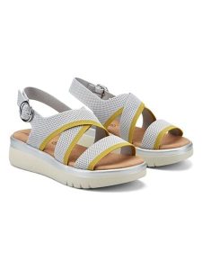 Freyling Sandały w kolorze szaro-limonkowym rozmiar: 38. Szare sandały Freyling, bez wzorów, z otwartym noskiem, bez obcasa, na koturnie, bez zapięcia. Za 110,95 zł.