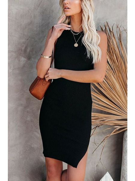 Milan Kiss Sukienka w kolorze czarnym rozmiar: XL. Czarne sukienki Milan Kiss, xl, bez wzorów, bez kołnierzyka, bez ramiączek, mini. Za 83,42 zł.