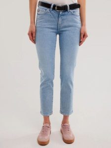 Jeansy damskie z krótką nogawką niebieskie Adela Cropped 205. Niebieskie jeansy Big Star, z jeansu. W wyprzedaży za 159,99 zł.