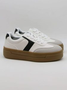 Bellucci Sneakersy w kolorze biało-szarym rozmiar: 37. Białe trampki Bellucci, bez wzorów, bez zapięcia. Za 127,35 zł.