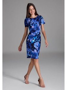 SWING Sukienka w kolorze granatowo-fioletowym rozmiar: 48. Niebieskie sukienki Swing, bez wzorów, bez kołnierzyka, bez ramiączek, midi. Za 217,99 zł.