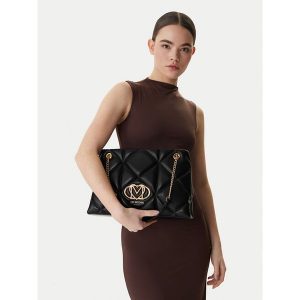 Torebka LOVE MOSCHINO. Czarne torebki klasyczne LOVE MOSCHINO, bez wzorów, bez dodatków. Za 593,99 zł.