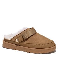 C'M Klapki w kolorze jasnobrązowym rozmiar: 40. Brązowe klapki C'M, bez wzorów, bez obcasa. Za 113,99 zł.