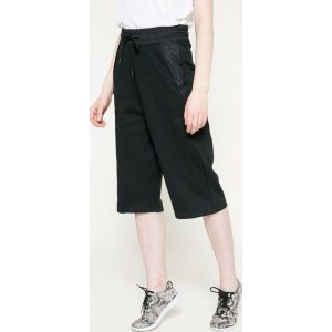 Nike Sportswear - Spodnie. Spodnie dresowe marki Nike Sportswear. W wyprzedaży za 159,90 zł.