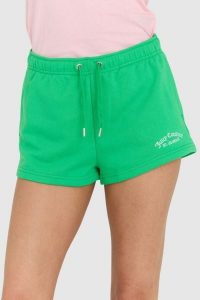 JUICY COUTURE Zielone szorty damskie anya recycled z haftowanym logo, Rozmiar S. Zielone szorty Juicy Couture, bez wzorów. W wyprzedaży za 199,99 zł.