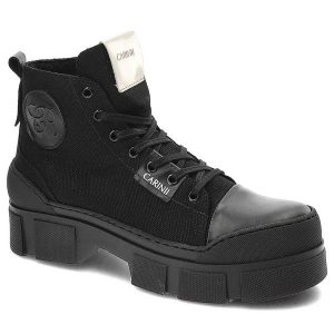 Czarne Botki Carinii Modne Buty Damskie. Czarne botki Carinii, z aplikacjami, ze skóry, bez obcasa, na płaskiej podeszwie, bez zapięcia. Za 539,00 zł.