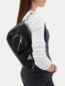 Guess Jeans Torebka CWBEO-GUESS-B-007-09 Czarny. Czarne torebki klasyczne Guess Jeans, z aplikacjami, z jeansu, bez dodatków. Za 259,99 zł.