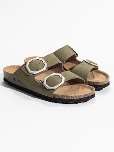 BAYTON Klapki "Atlas" w kolorze khaki rozmiar: 37. Brązowe klapki Bayton, bez wzorów, z otwartym noskiem, bez obcasa. Za 175,67 zł.