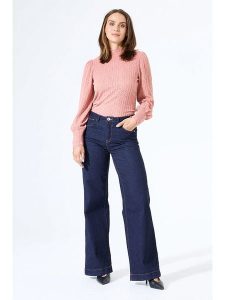 Garcia Bluzka w kolorze brzoskwiniowym rozmiar: M. Pomarańczowe bluzki Garcia, m, bez wzorów, z koronki, bez kołnierzyka, bez ramiączek. Za 113,63 zł.