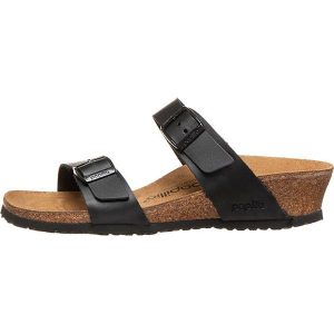 Papillio Skórzane klapki "Tessa" w kolorze czarnym na koturnie rozmiar: 36. Czarne klapki Papillio, bez wzorów, z otwartym noskiem, bez obcasa, na koturnie. Za 159,59 zł.