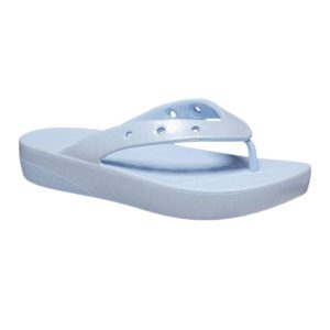 Japonki damskie Crocs Classic Platform Meta Pearl. Niebieskie klapki Crocs, bez wzorów, bez obcasa. Za 139,99 zł.