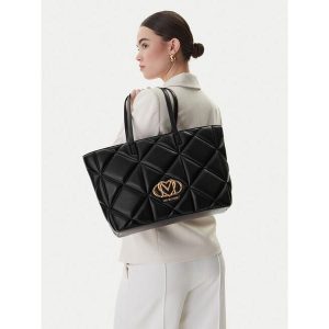 Torebka LOVE MOSCHINO. Czarne shopper bag LOVE MOSCHINO, bez wzorów, bez dodatków. Za 778,99 zł.