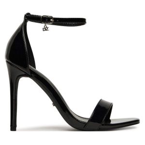Sandały DeeZee. Czarne sandały DeeZee, bez wzorów, bez obcasa, na szpilce, bez zapięcia. Za 139,99 zł.