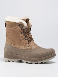 Kamik Skórzane kozaki zimowe "Laurenlo" w kolorze jasnobrązowym rozmiar: 40. Brązowe kozaki Kamik, na zimę, bez wzorów, z polaru, z okrągłym noskiem, bez obcasa, bez zapięcia. Za 430,76 zł.