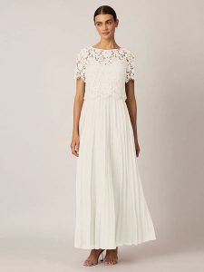 APART Sukienka w kolorze białym rozmiar: 36. Białe sukienki Apart, bez wzorów, z koronki, bez kołnierzyka, bez ramiączek, maxi. Za 217,99 zł.