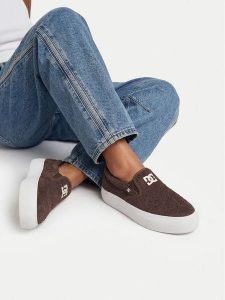 DC Shoes Tenisówki CEO-LEA-ZL-0011 Brązowy ciemny. Brązowe trampki DC Shoes, bez wzorów, ze skóry, bez zapięcia. Za 199,99 zł.