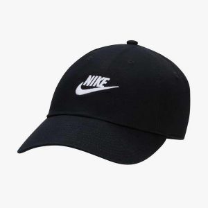 Czapka Nike Club Unstructured Futura Wash Cap. Białe czapki Nike, bez wzorów, z bawełny, sportowe. Za 100,99 zł.