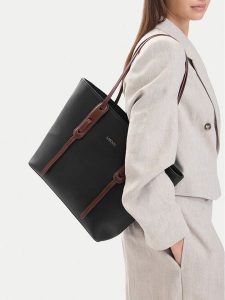 Lasocki Torebka CEO-LSK-X-002-10 Czarny. Czarne shopper bag Lasocki, bez wzorów, ze skóry, bez dodatków. Za 219,99 zł.