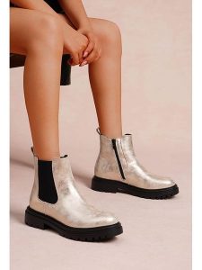 Foreverfolie Botki w kolorze złotym rozmiar: 41. Żółte botki Foreverfolie, bez wzorów, bez obcasa, bez zapięcia. Za 130,99 zł.